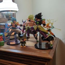 DRAGON BALL Z FIGURINES(TOYS)