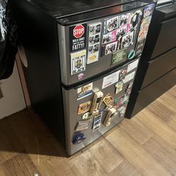 Mini whirlpool Fridge With Freezer