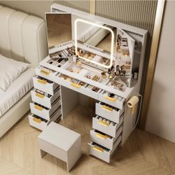 Vanity set