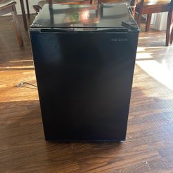 Insignia Mini Fridge 