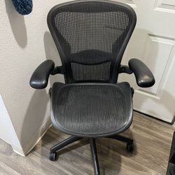 Herman Miller Aeron Office Chair ( SIZE B ) FULLY ADJUSTABLE !!