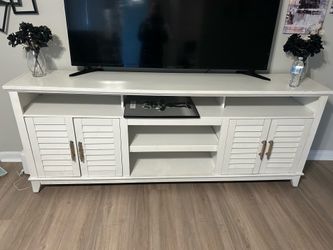 White solid wood tv stand