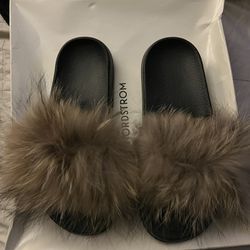 Brown Women’s Fur Slippers