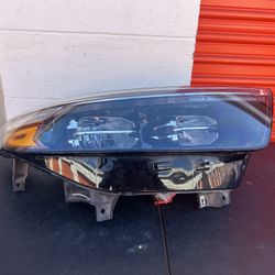 2020-2021-2022-2023-2024 Ford Explore  Right Headlight OEM 
