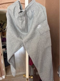 New Nike sweat pants with pockets on the side