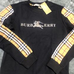 Black Sweatshirt.          S,m,l,xl