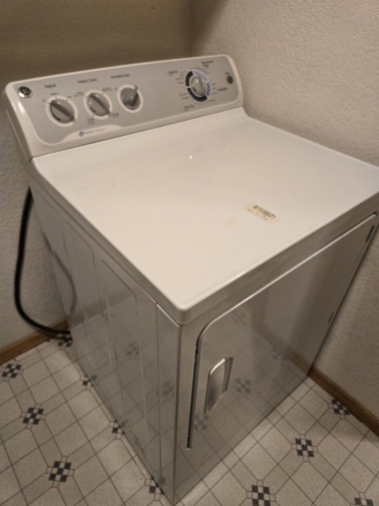 GE Clothes Dryer - Sixty Bucks