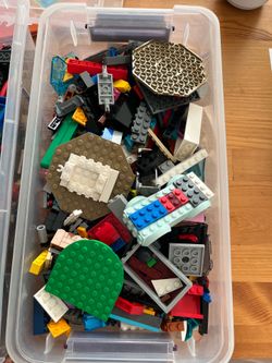 Loose lego pieces.