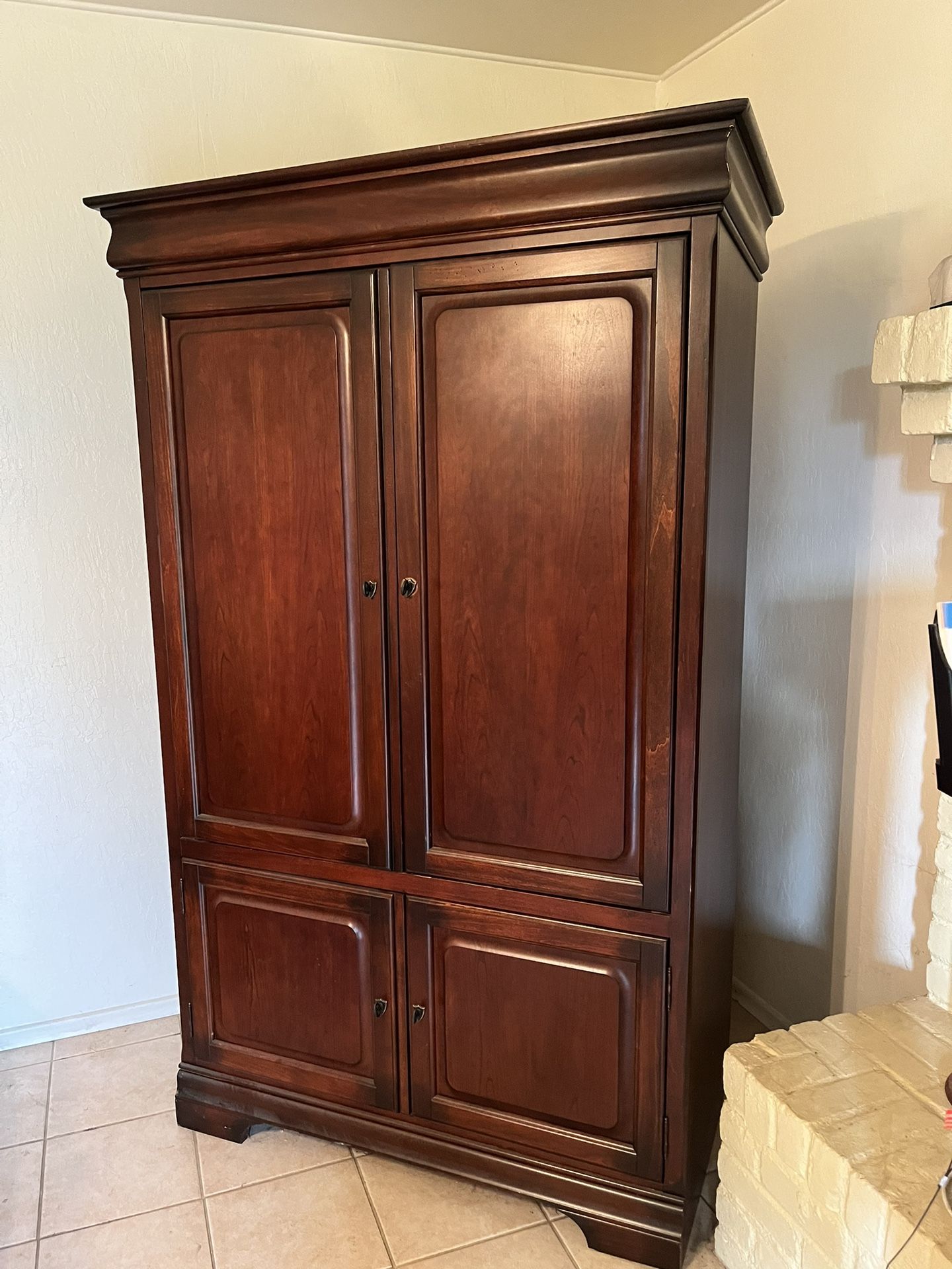 TV Armoire