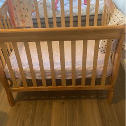 Baby Crib Light Wood 