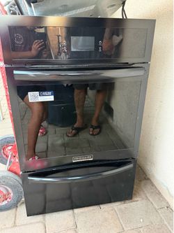 Free wall double oven with stove top