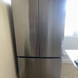 GE Refrigerator 