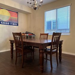 Dining Room Heavy Wood Table With 6 Wooden Chairs 