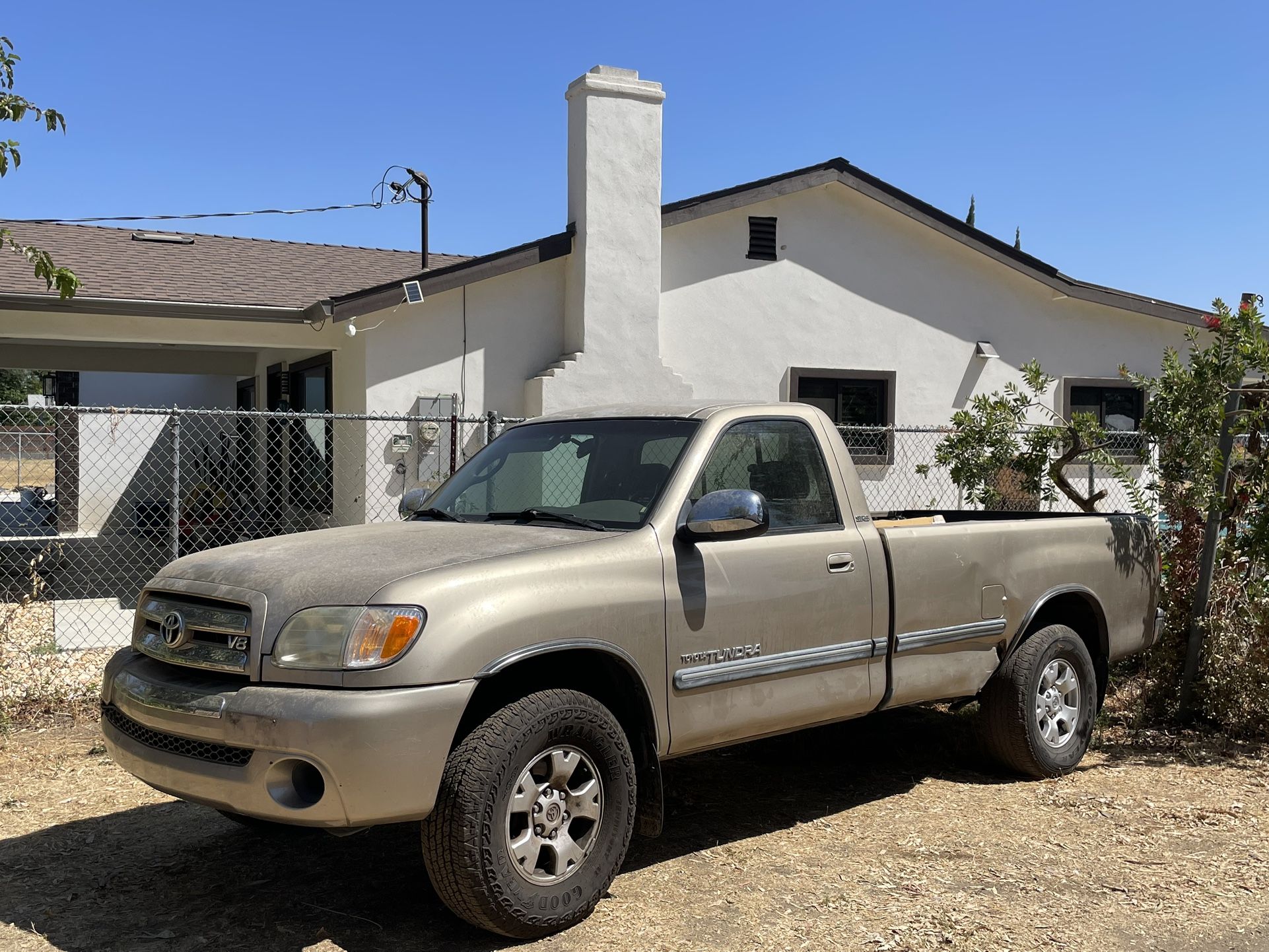 Tundra Toyota V8 4x4 for Sale in Elverta, CA - OfferUp