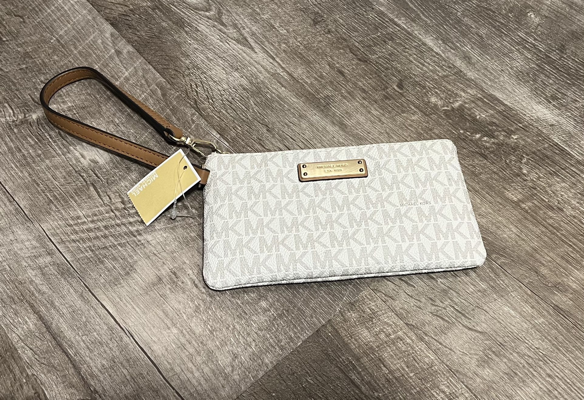 New Michael Kors Wristlet 