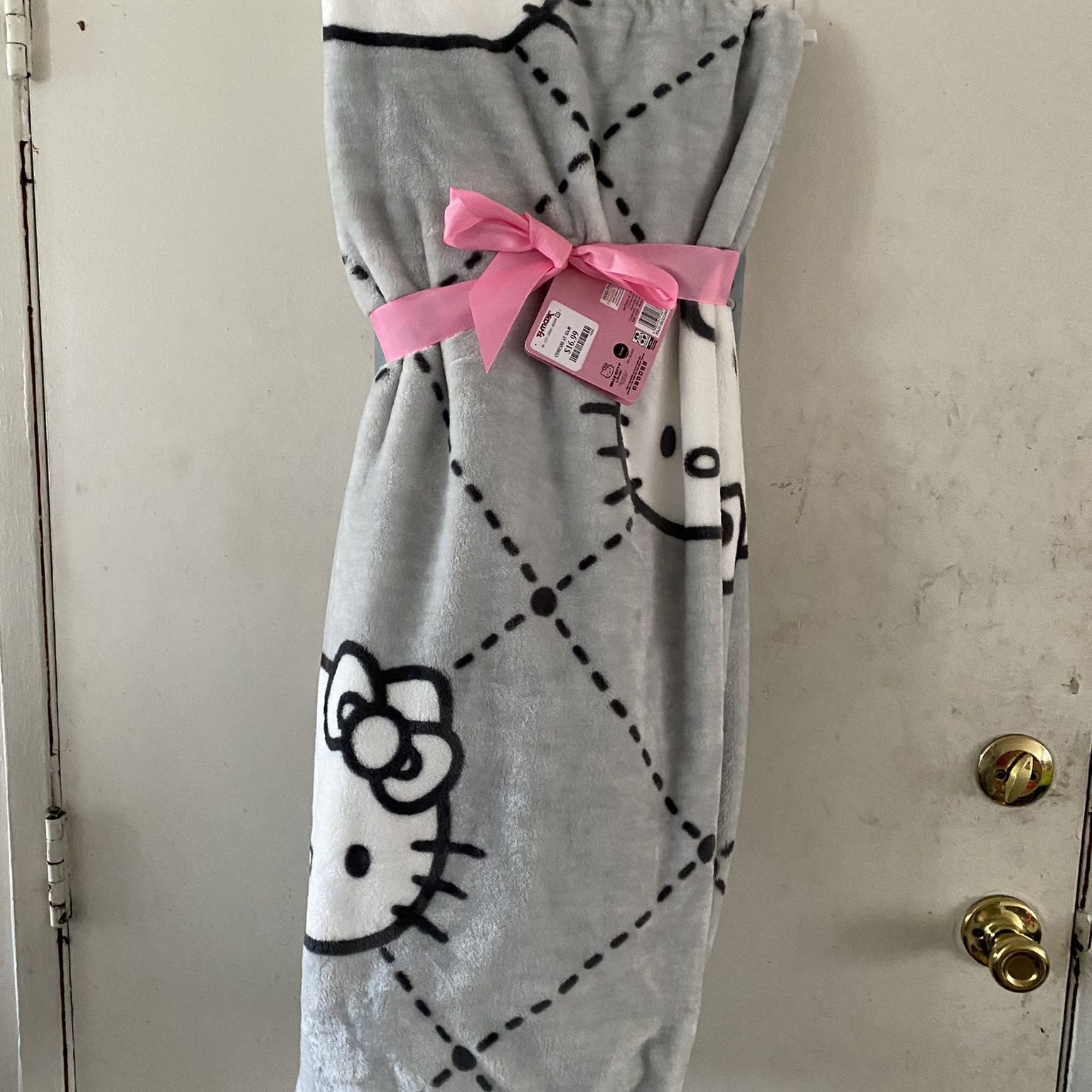 Hello Kitty Gucci Fendi Louis Vuitton Fleece Blanket - TeePro in