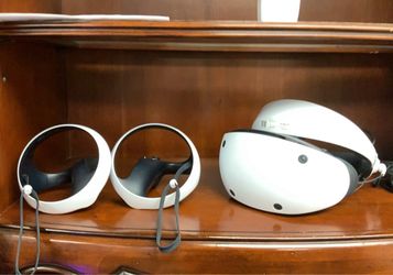 PlayStation VR2 Headset with Controllers