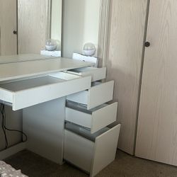 Makeup Vanity 