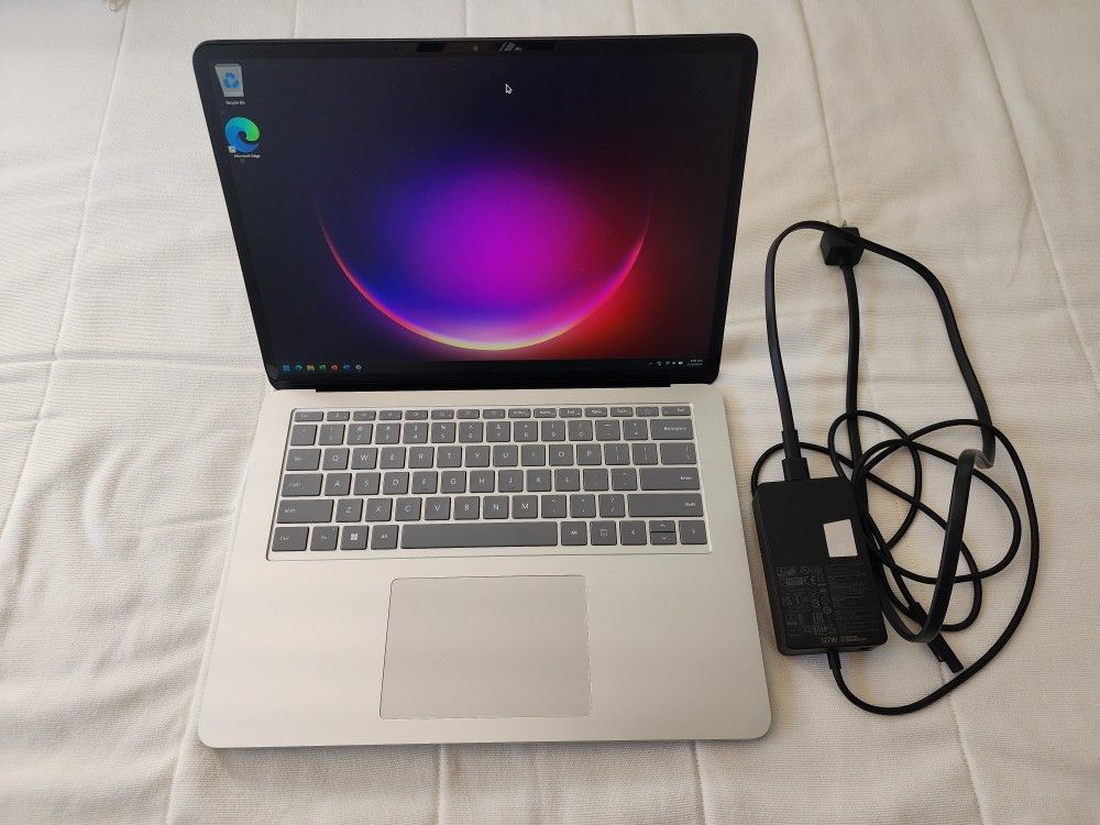 Surface Laptop Studio 2 14" Touchscreen Gaming Microsoft Laptop NVIDIA RTX 4050 Intel i7 16GB RAM 512GB SSD Windows
