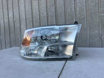 2013 2014 2015 2016 2017 2018 Dodge Ram Halogen Headlight Headlamp Right Passenger Side RH USED ORIGINAL OEM