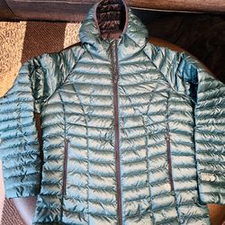 Woman’s Mountain Hardware/ North Face Hooded Jackets - XL Women  