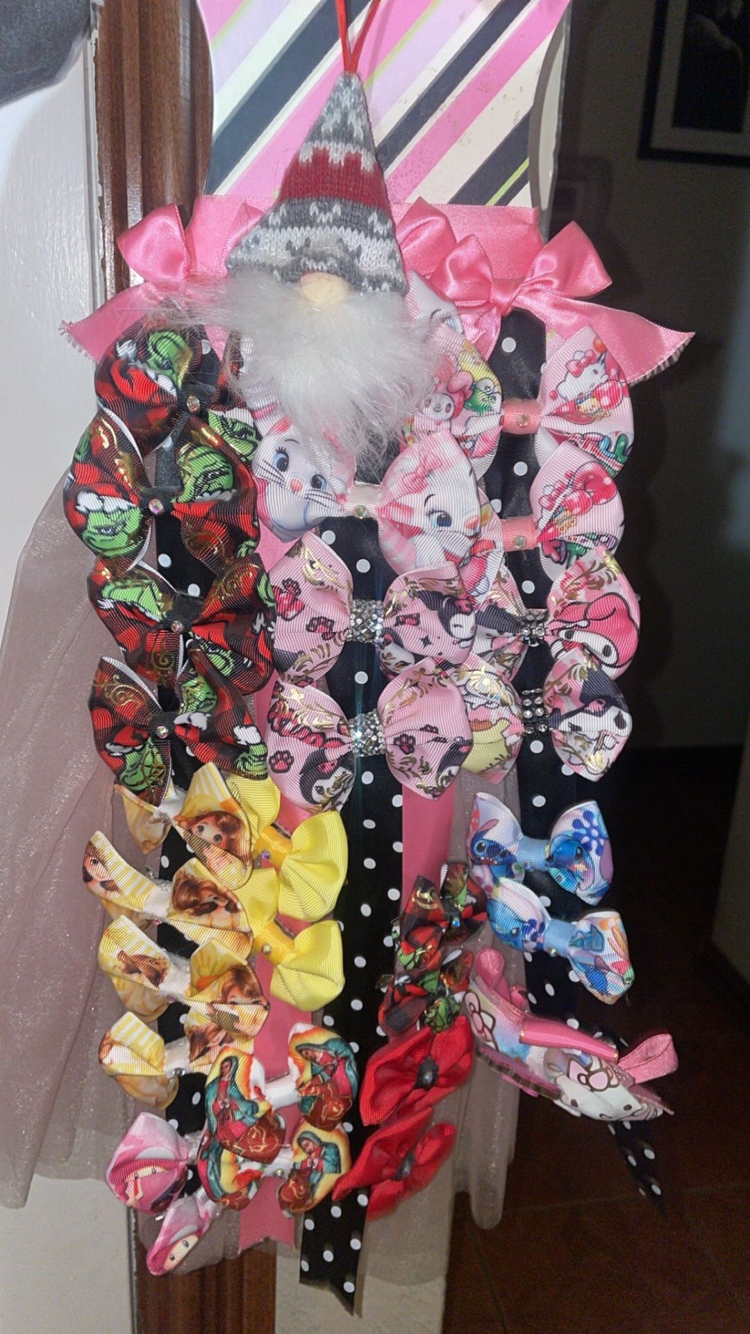 bows/moños