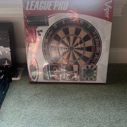 Dartboard Set Still In Package 