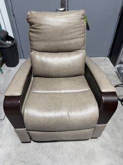 Shayne Leather Power Recliner with Power Headrest