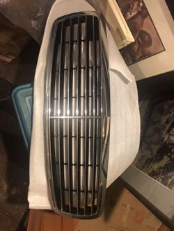 2004 E550 Mercedes Oem grill