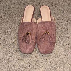 Women’s Pink Suede Tassel Mules Size: 8 1/2-9