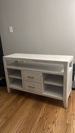White stand