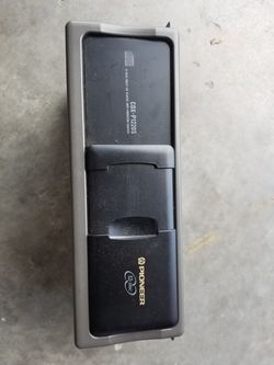 Car CD changer