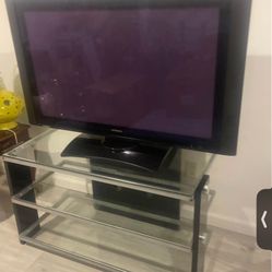 Nice TV, Been Used Only 3 Years, Moving Must Sell It