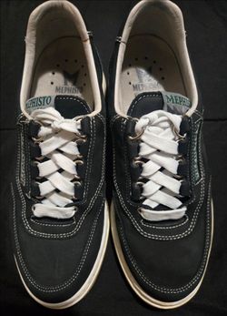 5 1/2 MEPHISTO WALKING SHOES