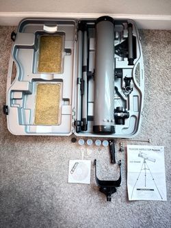 Edu Science 525x Reflector Telescope with Carrying Case and Accessories.