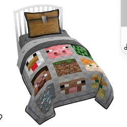 OETNAISAN Minecraft Twin Quilt & Sham Set - Featuring Creeper, Steve, & Alex (Official Minecraft Product)

