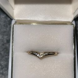 14K Gold Ring With 7 Diamonds