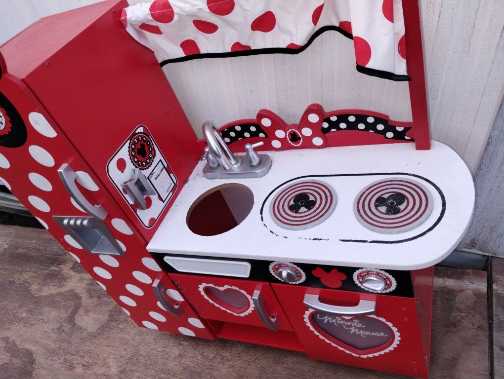 Minnie Mouse Wooden Kitchen
