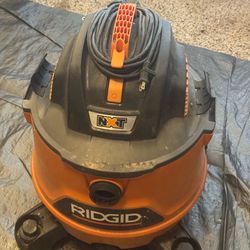 Ridgid shop vac with accessories