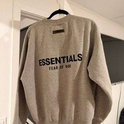 Essentials mens crewneck Size m
