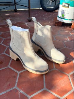 Wmns SOREL BOOTS SZ10 New