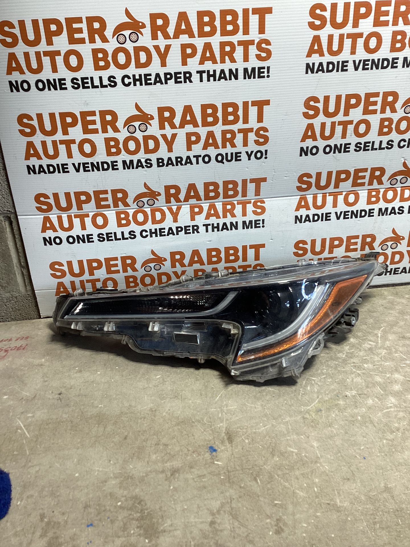 2020 Corolla LE Driver Headlight Original OEM 2022