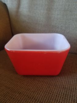 Vintage Pyrex refrigerator dish only $10