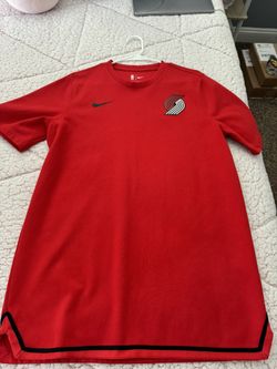 Men’s Red T-Shirt Size Large New Without Tags 