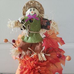 NEW-Super Cute Pumpkin Scarecrow Decor.                                                                    