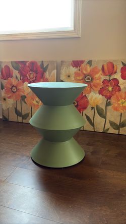Metal Green Tiered Accent Side Table