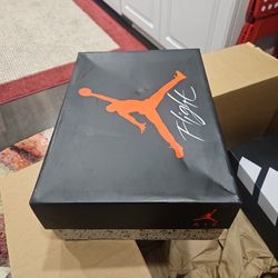 Air Jordan Retro 4