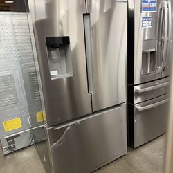 Bosch 100 Series  B36FD10ENS 36 Inch Freestanding French Door Bottom Mount Smart Refrigerator