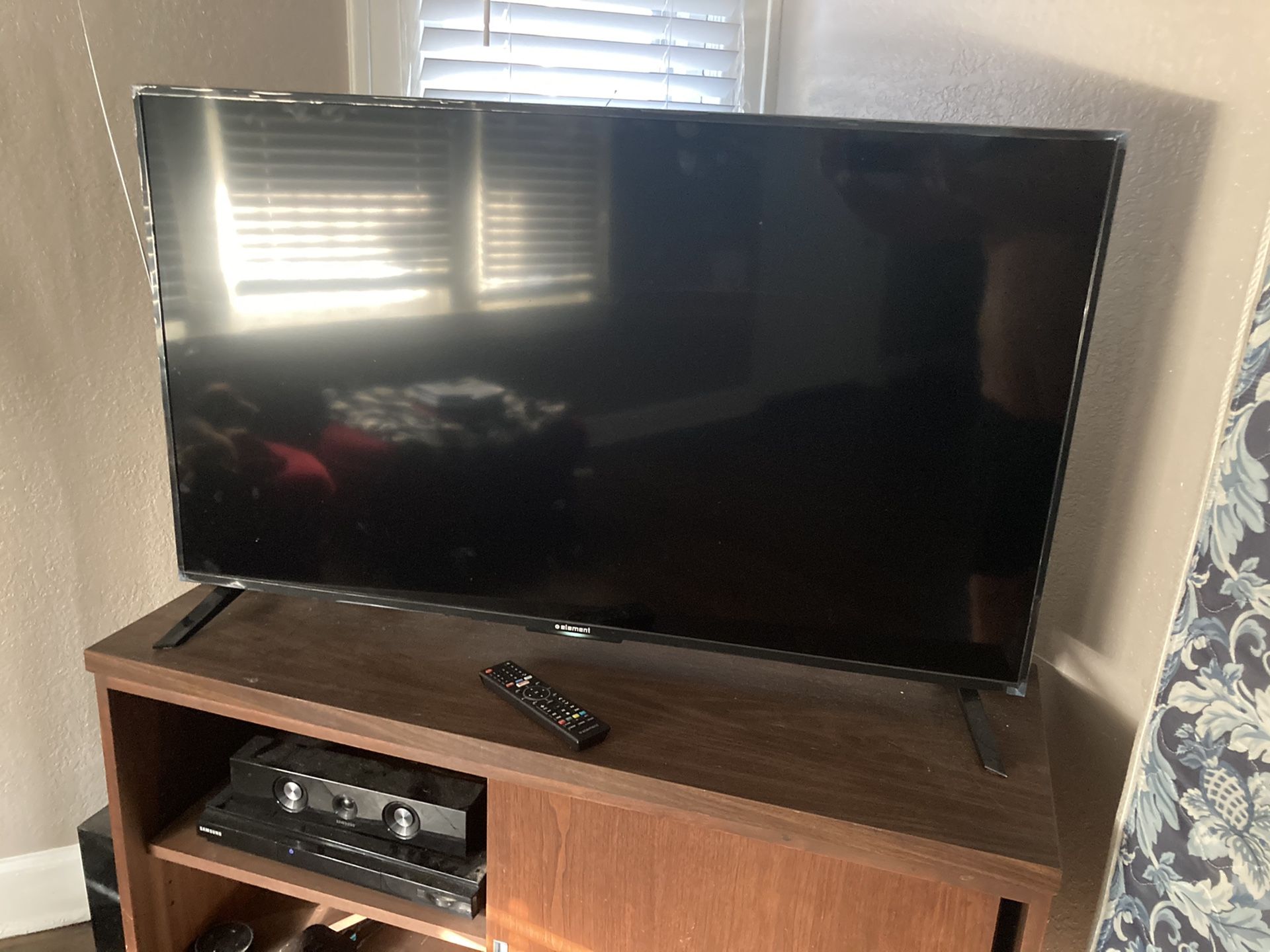 50’ Element HD SMART TV