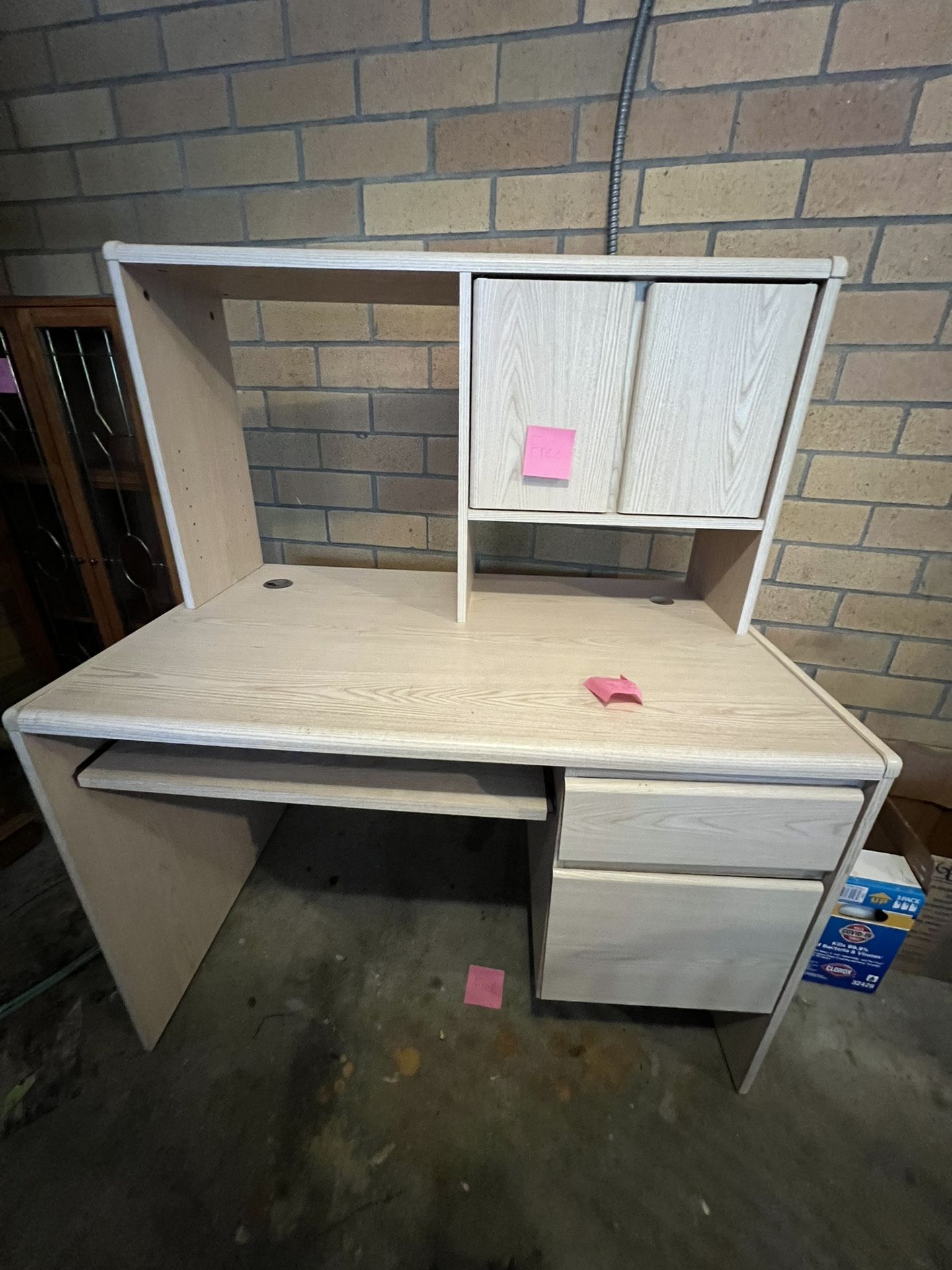 Free Desk